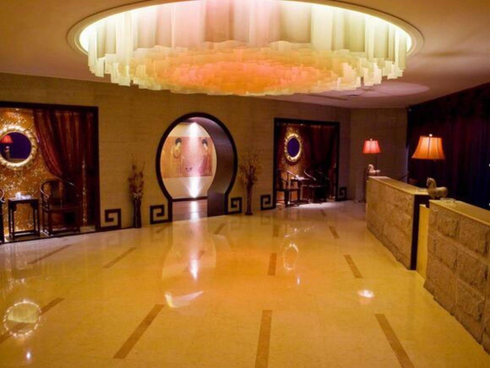 Hongyi Hotel Wuhan Eksteriør bilde