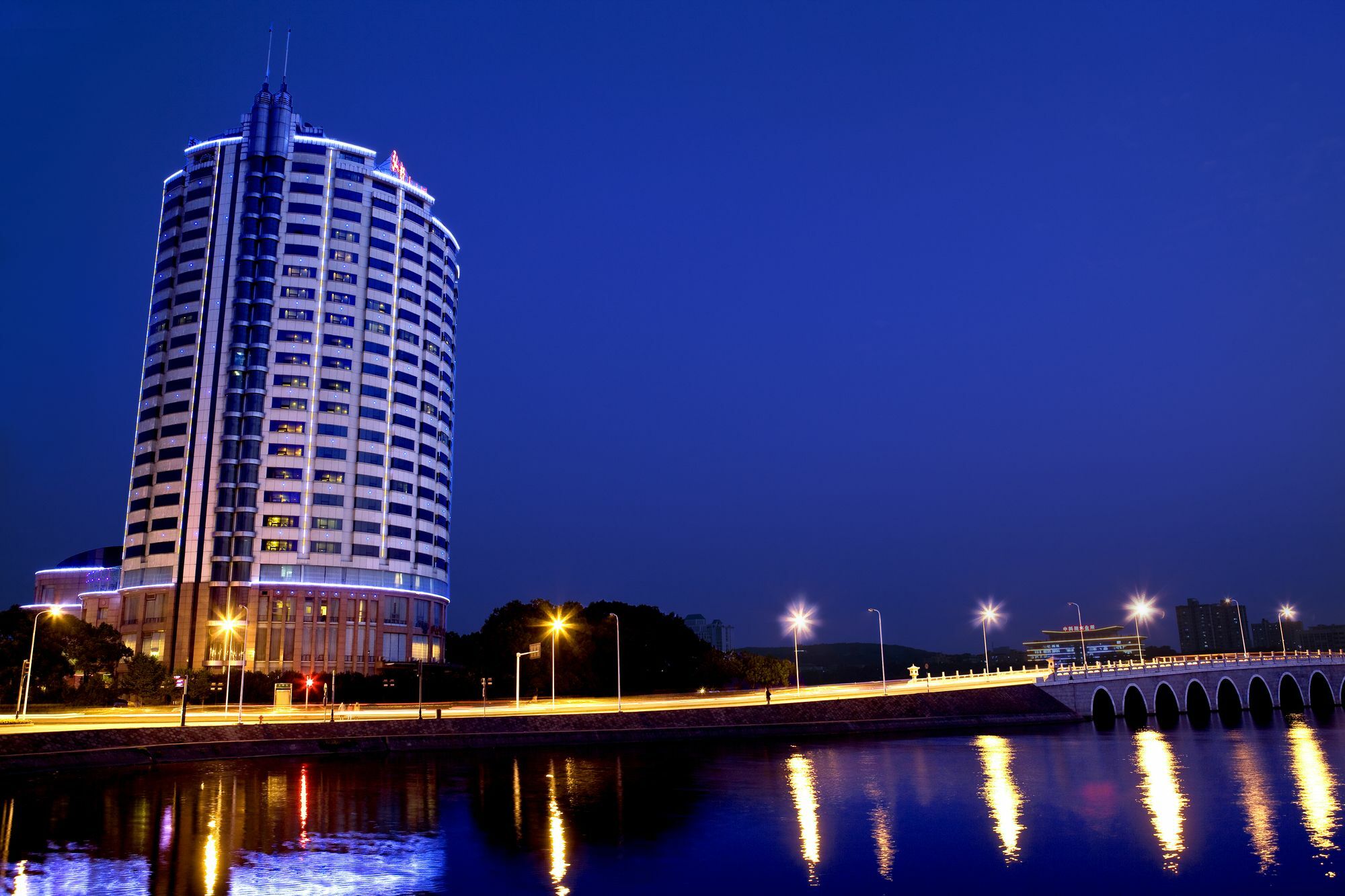 Hongyi Hotel Wuhan Eksteriør bilde